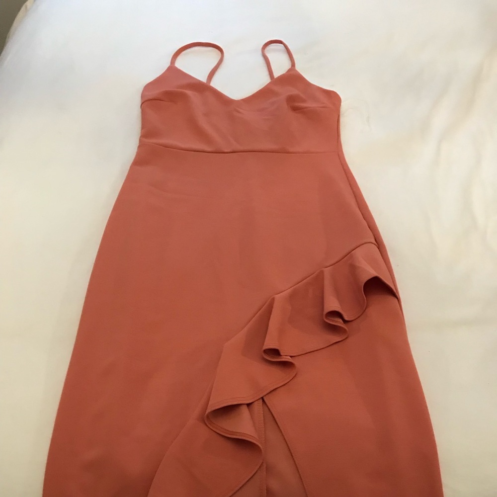 Beautiful dress salmon colored NWT SIZE M